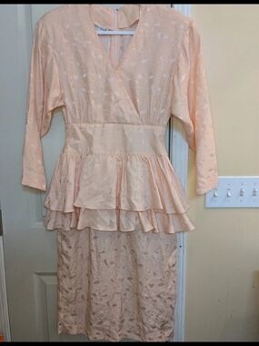 Carolyne Barton vintage womens 8 pink Silk Pink Ruffled dress